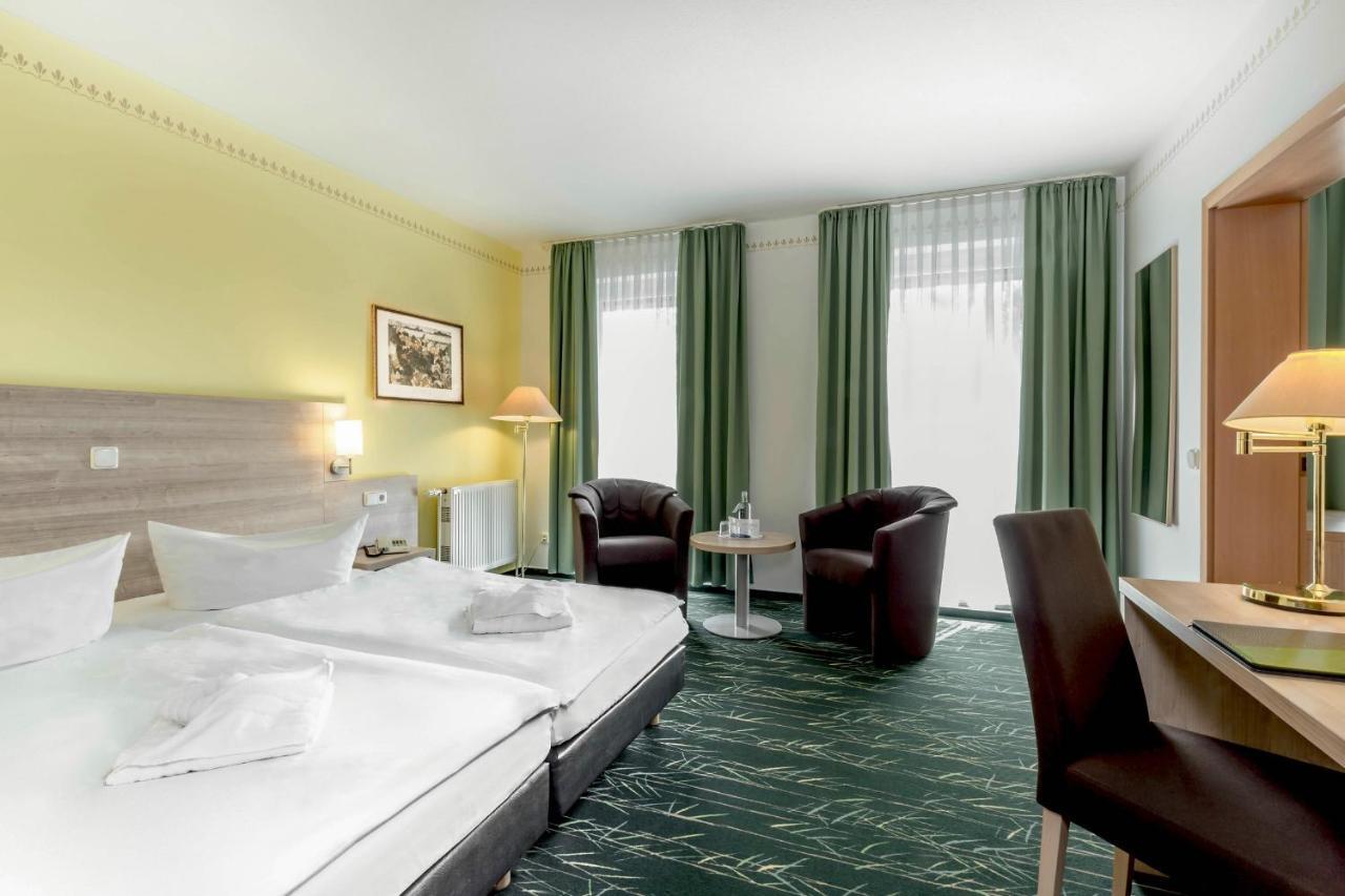 Sonnenhotel Feldberg Am See Mit Schwimmbad, Sauna Und Dampfbad Feldberger Seenlandschaft Екстериор снимка