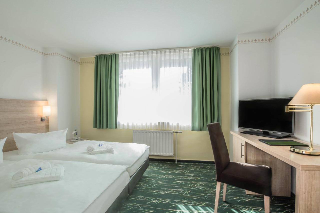 Sonnenhotel Feldberg Am See Mit Schwimmbad, Sauna Und Dampfbad Feldberger Seenlandschaft Екстериор снимка