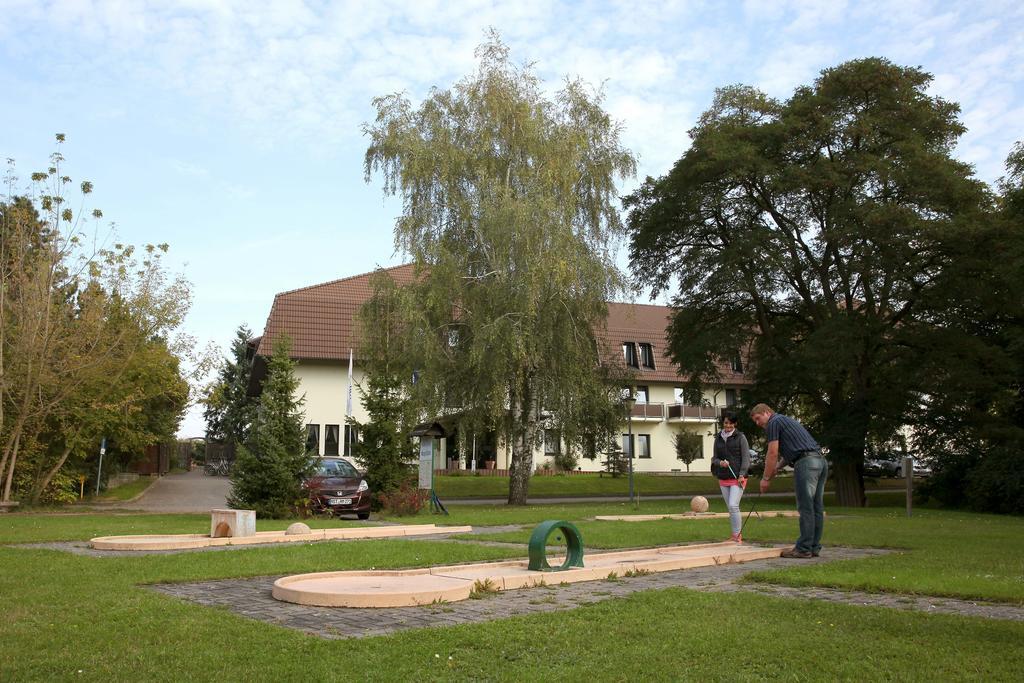 Sonnenhotel Feldberg Am See Mit Schwimmbad, Sauna Und Dampfbad Feldberger Seenlandschaft Екстериор снимка
