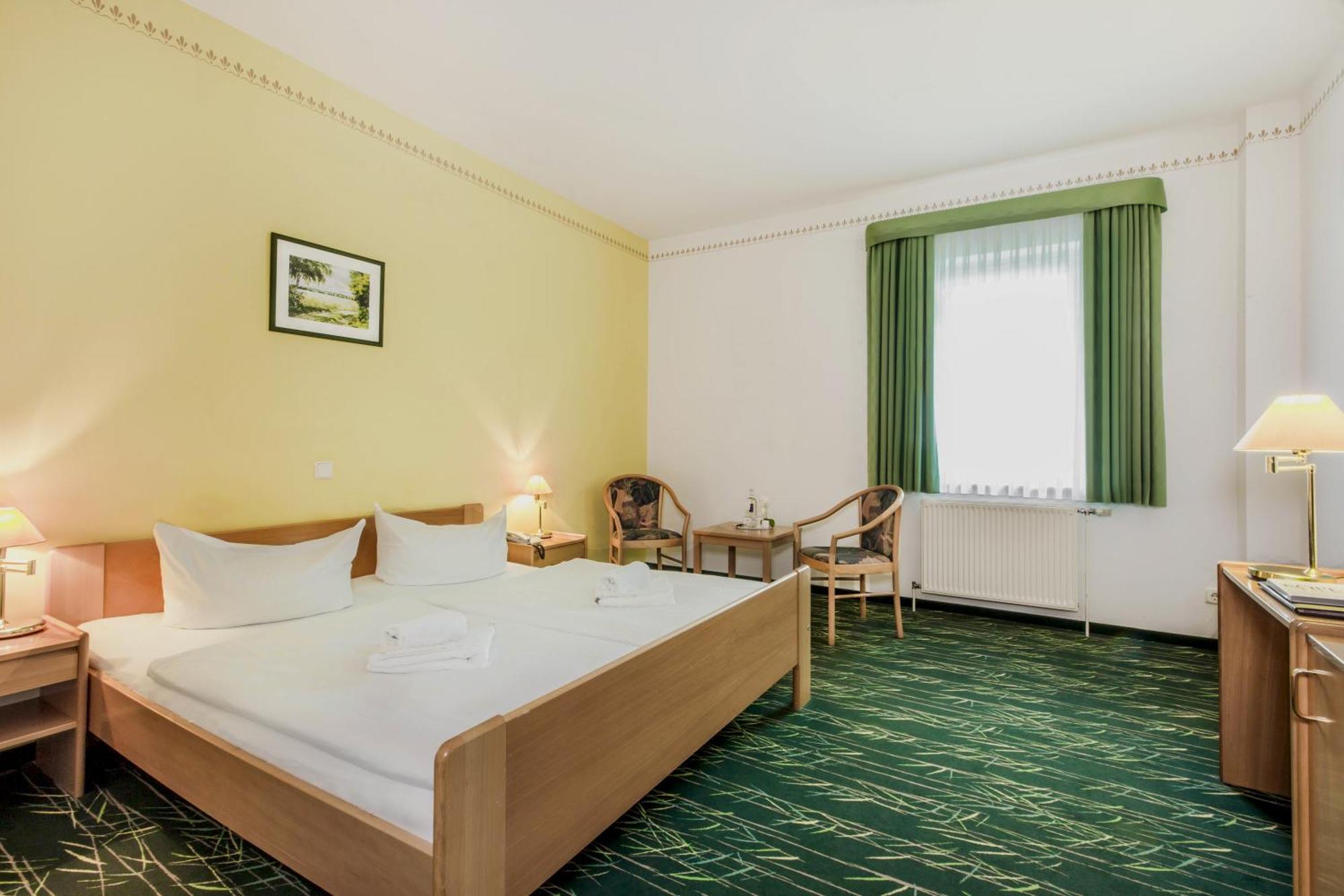 Sonnenhotel Feldberg Am See Mit Schwimmbad, Sauna Und Dampfbad Feldberger Seenlandschaft Екстериор снимка