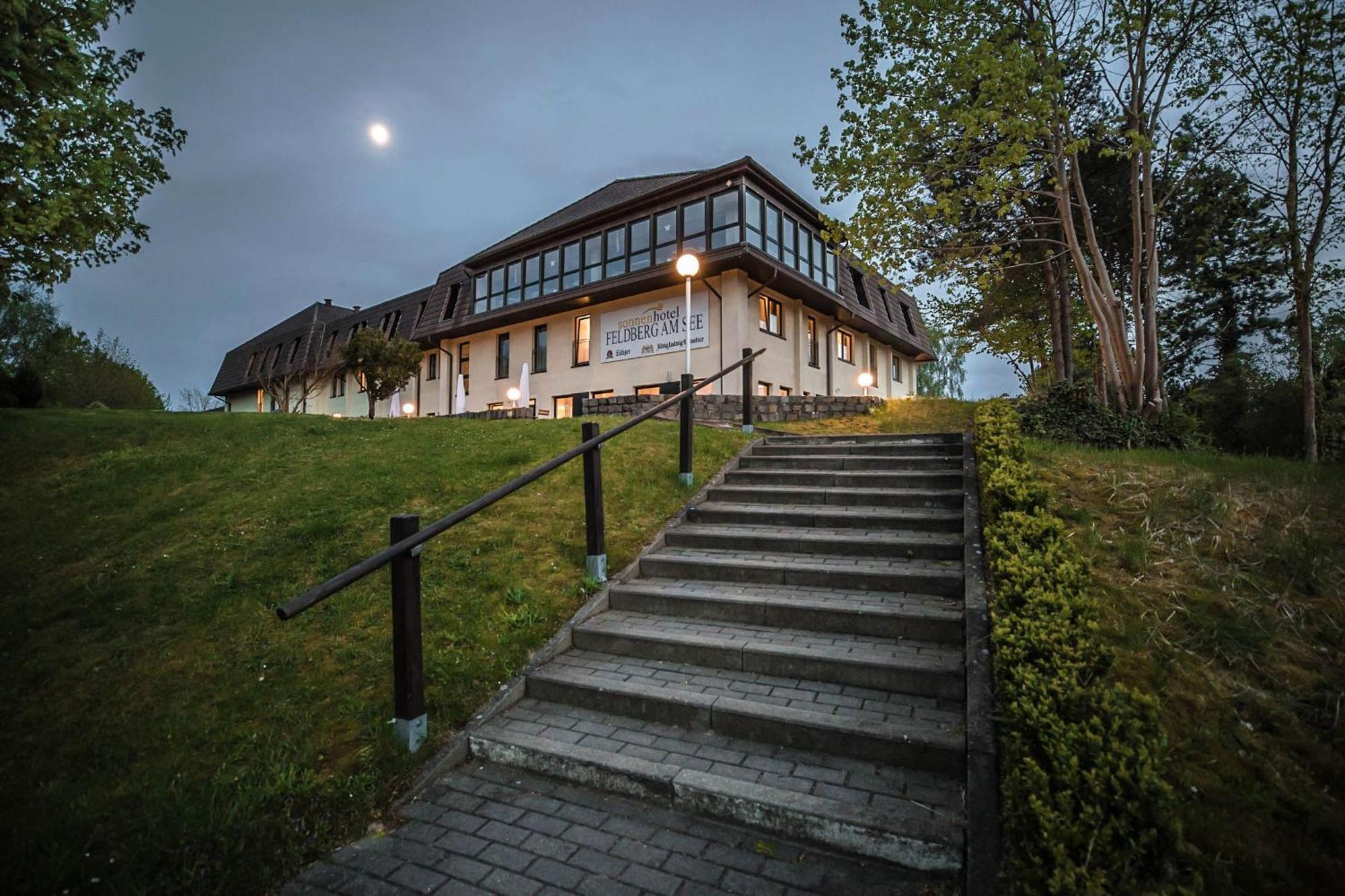 Sonnenhotel Feldberg Am See Mit Schwimmbad, Sauna Und Dampfbad Feldberger Seenlandschaft Екстериор снимка