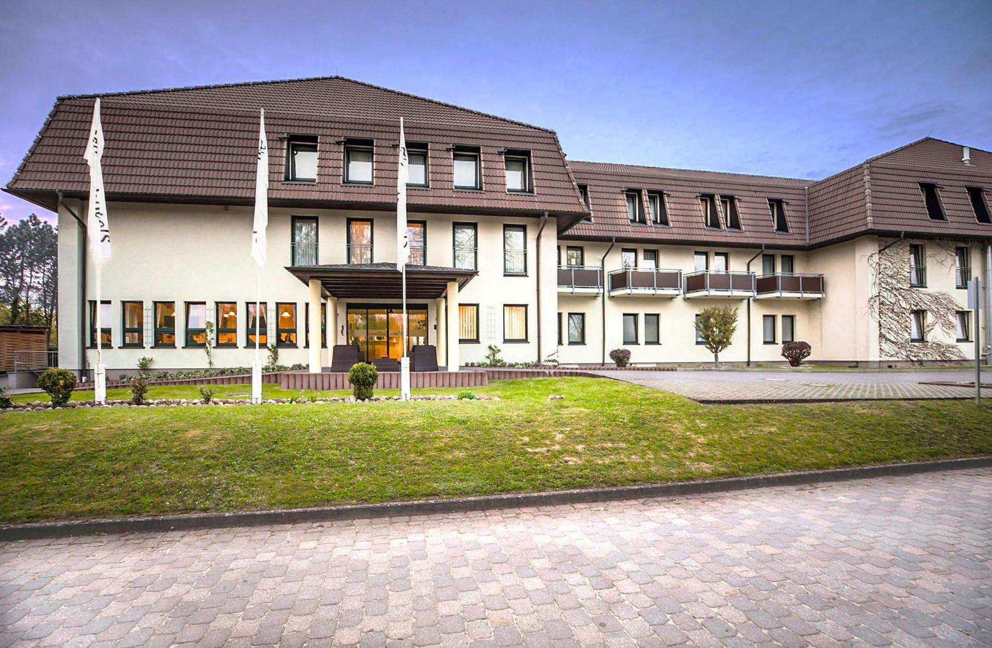 Sonnenhotel Feldberg Am See Mit Schwimmbad, Sauna Und Dampfbad Feldberger Seenlandschaft Екстериор снимка